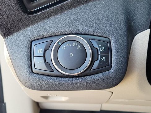 Used 2019 Ford Escape Titanium image 23