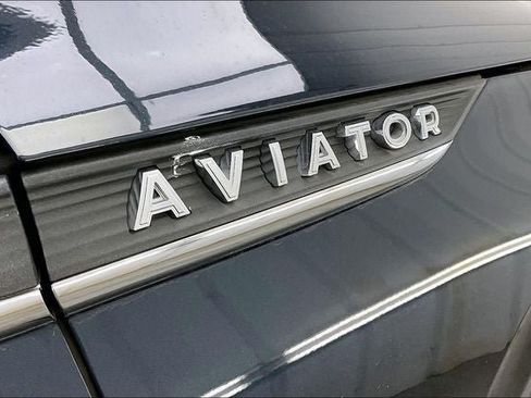 Used 2023 Lincoln Aviator Reserve w/ Equipment Group 201A AWD/4WD image 9
