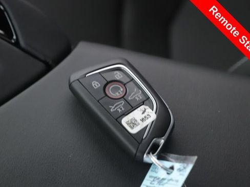 Used 2024 Chevrolet Corvette Stingray Coupe w/ 1LT RWD image 3
