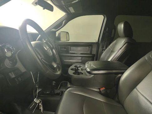 Used 2022 RAM 3500 Tradesman w/ Chrome Appearance Group AWD/4WD image 15