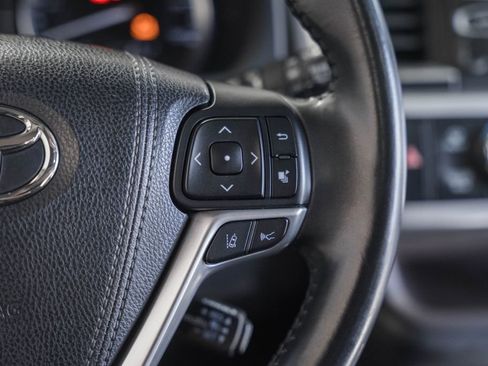 Used 2018 Toyota Highlander XLE w/ Protection Package #3 image 26