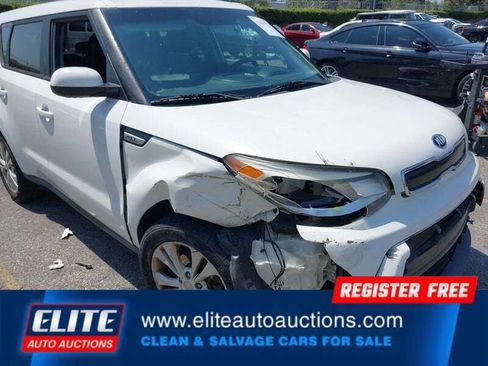 Used 2015 Kia Soul + w/ Audio Package image 12