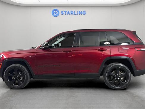 Used 2023 Jeep Grand Cherokee Limited w/ Black Appearance Package RWD image 3