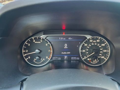 Used 2025 Nissan Altima 2.5 SV image 16