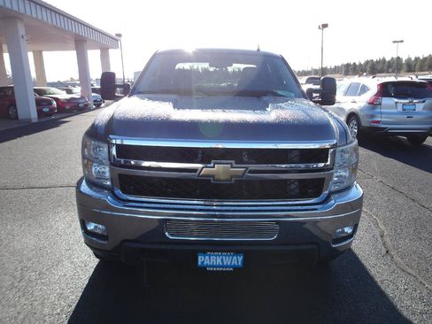 Used 2011 Chevrolet Silverado 2500 LT w/ Interior Plus Package AWD/4WD image 8