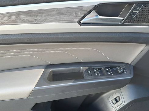 Used 2023 Volkswagen Atlas Cross Sport SE w/ Panoramic Sunroof Package FWD image 24