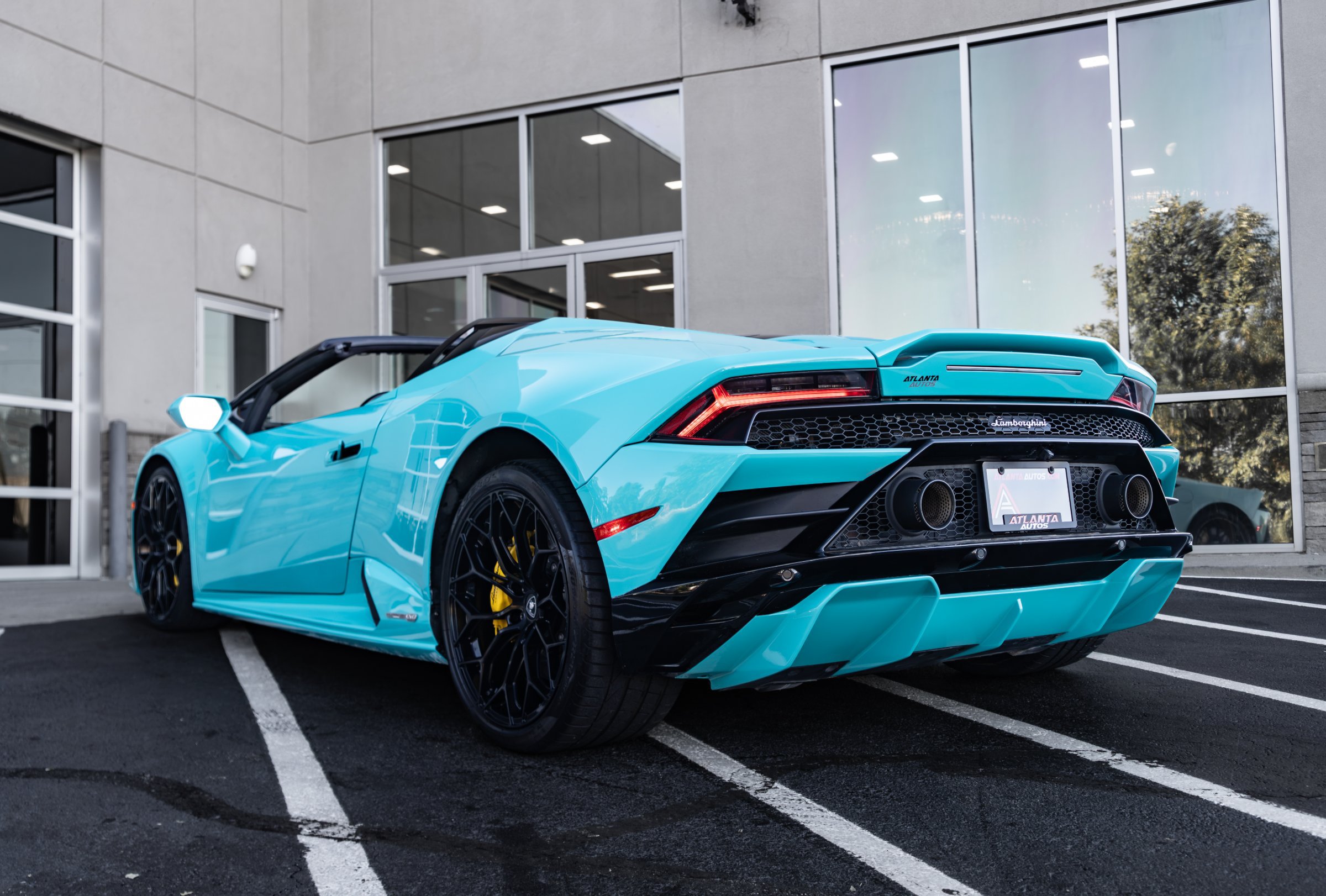 Used 2023 Lamborghini Huracan EVO RWD image 21