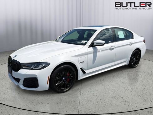 Used 2023 BMW 530e xDrive w/ Premium Package AWD/4WD image 1