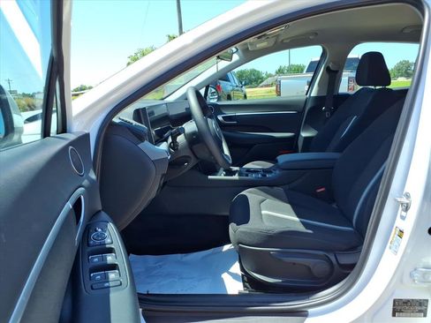 Used 2025 Hyundai Sonata SE FWD image 16
