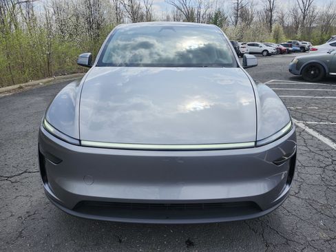 Used 2026 Tesla Model Y AWD image 11