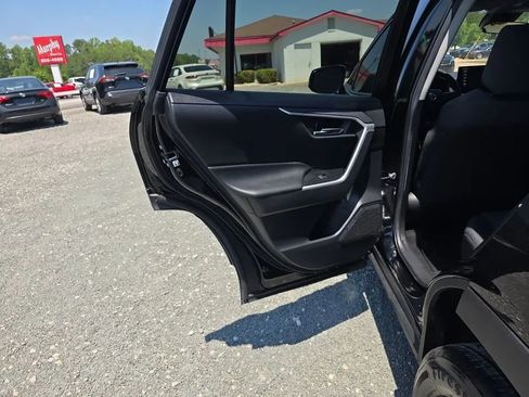 Used 2020 Toyota RAV4 XLE FWD image 42