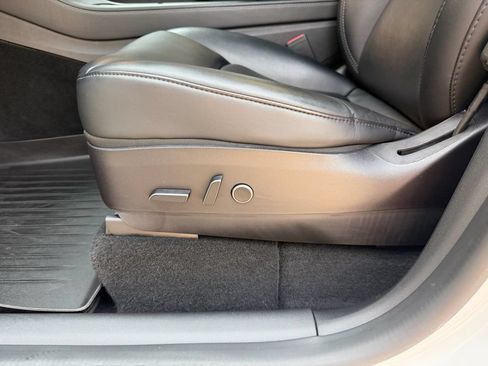 Used 2022 Tesla Model Y Long Range AWD/4WD image 28
