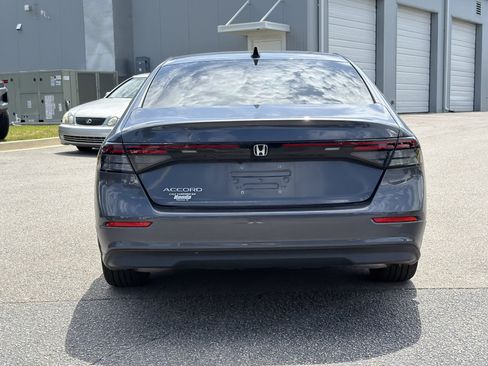 Used 2025 Honda Accord SE image 11