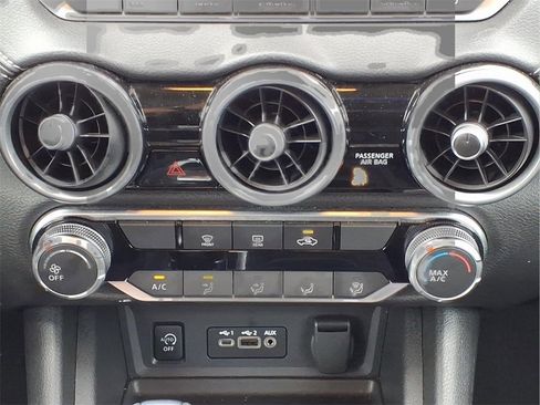 Used 2024 Nissan Sentra SV image 20