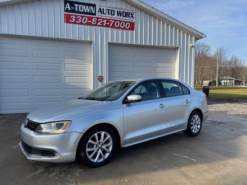 Used 2012 Volkswagen Jetta SE image 1