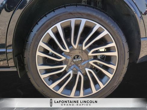 Certified 2022 Lincoln Corsair Reserve w/ Equipment Group 201A AWD/4WD image 34