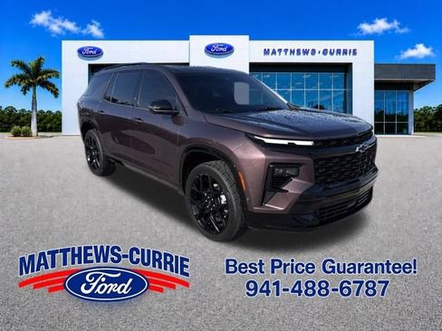 Used 2024 Chevrolet Traverse RS w/ LPO, Floor Liner Package FWD image 1
