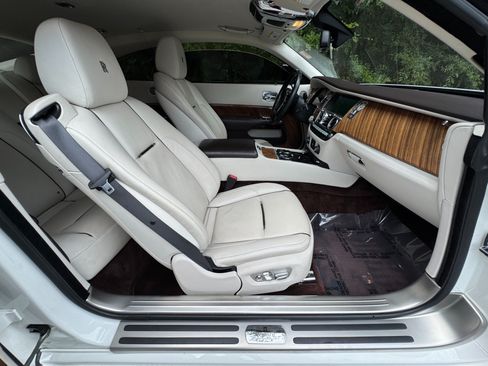 Used 2017 Rolls-Royce Wraith RWD image 56