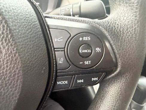 Used 2021 Toyota Corolla LE w/ Carpet Mat Package (TMS) FWD image 14