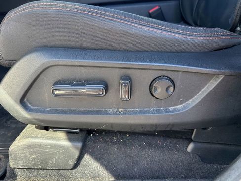 Used 2025 Honda Pilot Sport image 16