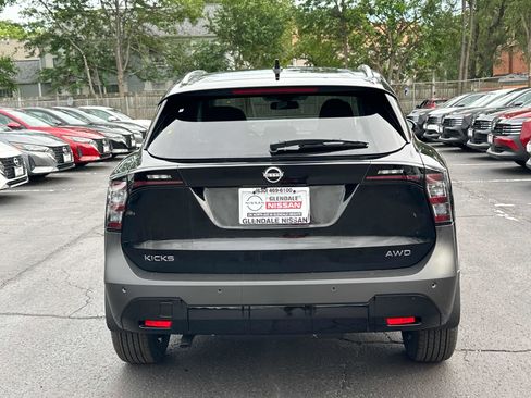 New 2025 Nissan Kicks SV w/ SV Premium Package image 5