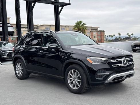 Used 2025 Mercedes-Benz GLE 450e 4MATIC image 3