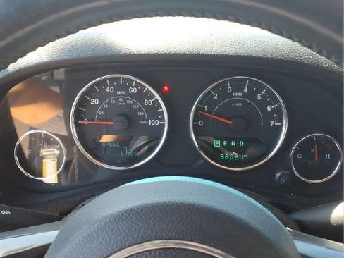 Used 2017 Jeep Wrangler Unlimited Sahara AWD/4WD image 12