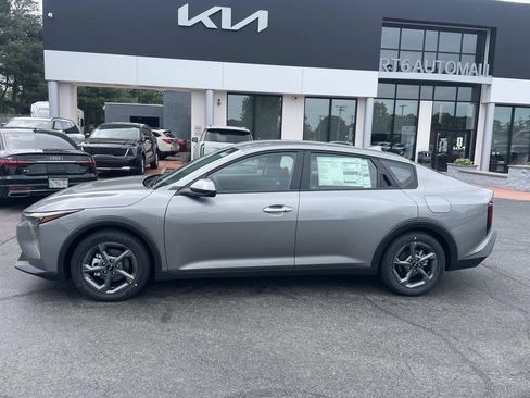 New 2026 Kia K4 FWD image 2