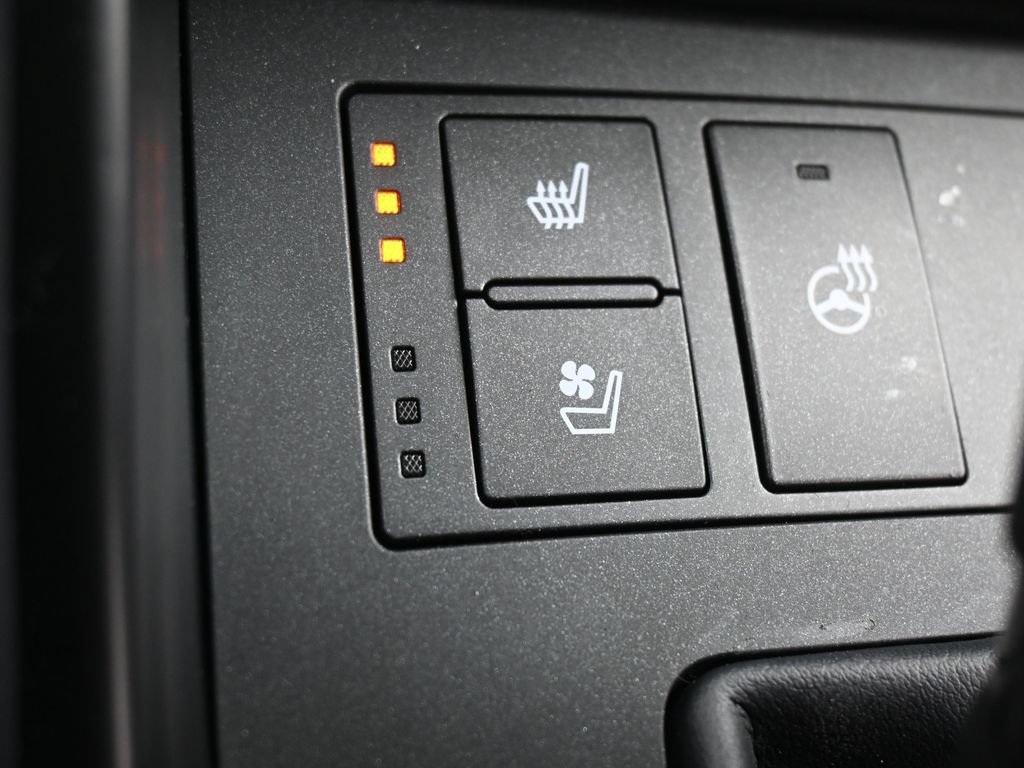 Used 2025 Lexus IS 300 w/ Premium Package RWD image 25