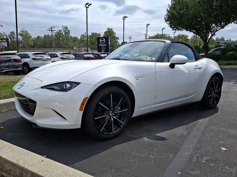 New 2025 MAZDA MX-5 Miata Grand Touring image 3