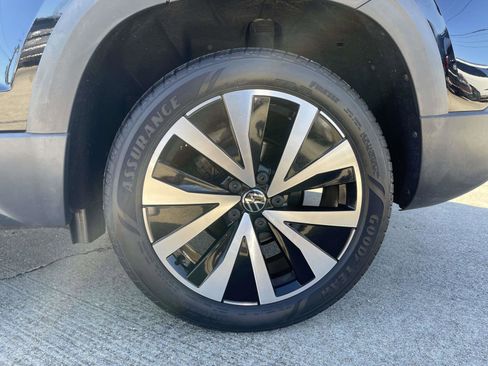 Used 2022 Volkswagen Taos SE image 7