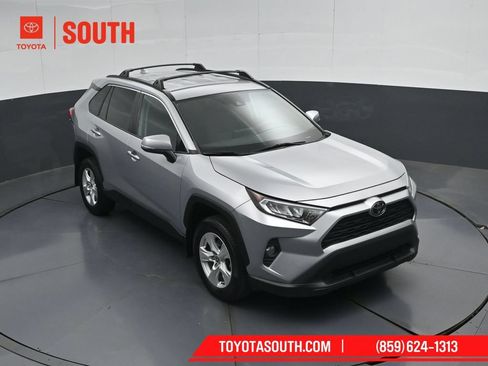 Used 2021 Toyota RAV4 XLE AWD/4WD image 45