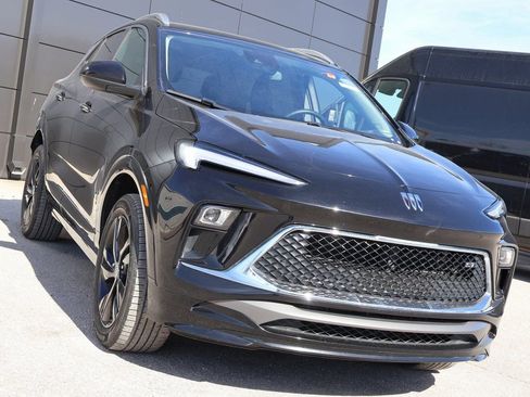 Used 2024 Buick Encore GX Sport Touring image 6