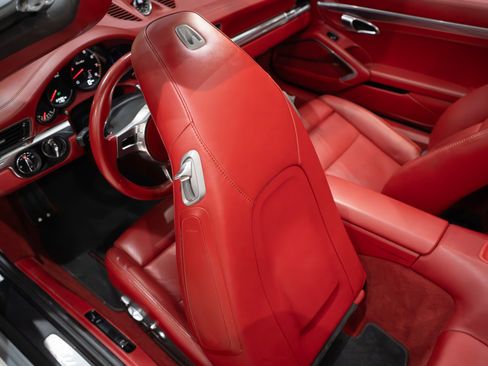 Used 2014 Porsche 911 4 Cabriolet image 33