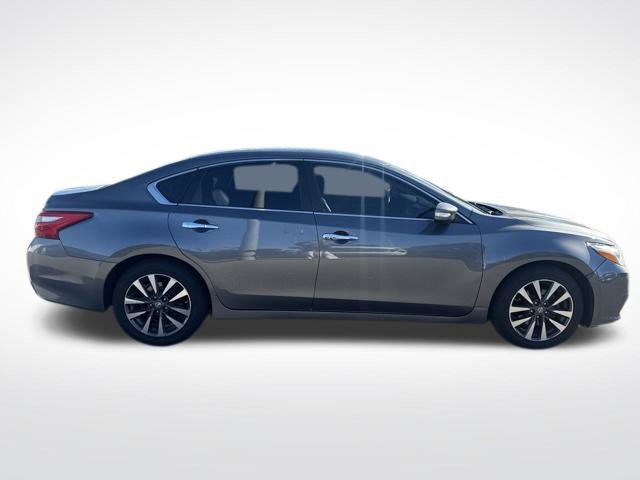Used 2017 Nissan Altima 2.5 SL FWD image 6