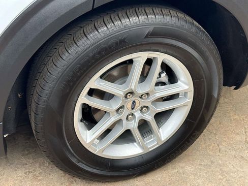 Used 2025 Ford Explorer Active image 30