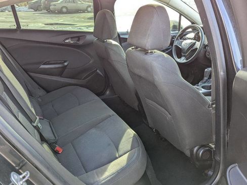 Used 2018 Chevrolet Cruze LT image 11