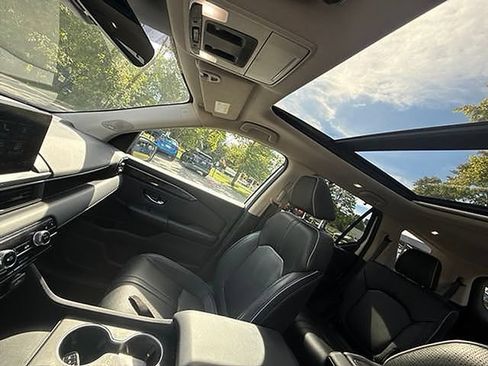 Used 2023 Honda Pilot Elite image 16