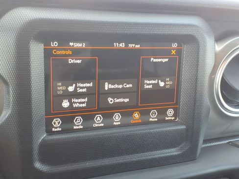 Used 2018 Jeep Wrangler Unlimited Sahara AWD/4WD image 19