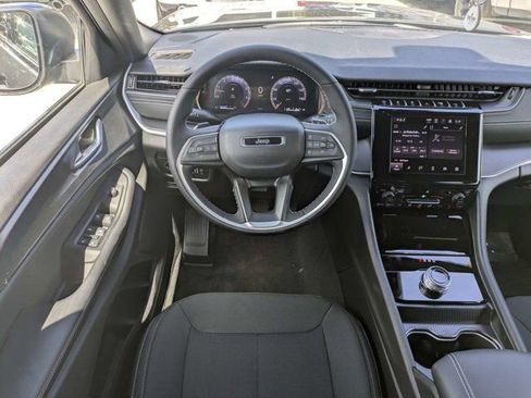 New 2026 Jeep Grand Cherokee L 2WD image 18