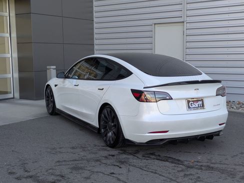Used 2021 Tesla Model 3 Performance image 3