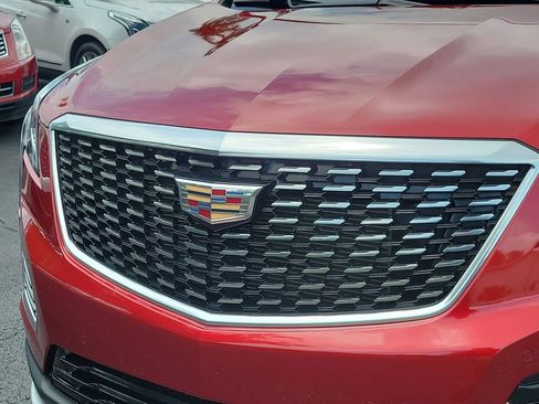Certified 2022 Cadillac XT5 Premium Luxury w/ LPO, Premium Carpet Package FWD image 9