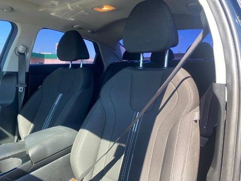 Used 2024 Hyundai Elantra SEL w/ Convenience Package image 11