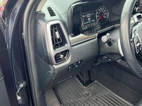 Used 2023 Kia Sorento EX image 12