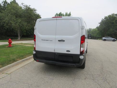 Used 2018 Ford Transit 250 130 Low Roof RWD image 8