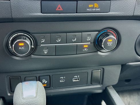 Used 2023 Nissan Frontier SV w/ Technology Package image 12