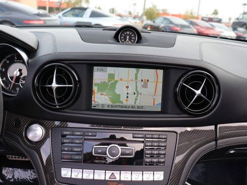 Used 2015 Mercedes-Benz SL 63 AMG image 32