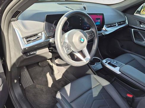 Used 2023 BMW X1 xDrive28i AWD/4WD image 3