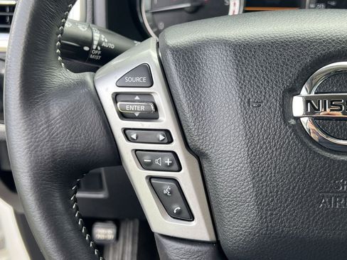 Used 2019 Nissan Titan PRO-4X w/ Pro-4x Convenience Package image 12