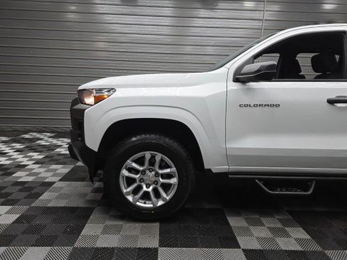 Used 2024 Chevrolet Colorado W/T w/ WT Convenience Package II AWD/4WD image 37